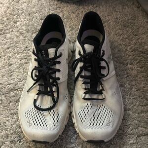 On Cloud Helion Women’s Sneaker